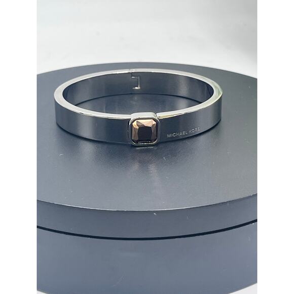 Michael Kors Urban Rush Silver Hinged Square Cut Center‎ Stone Bangle Bracelet - Picture 5 of 12